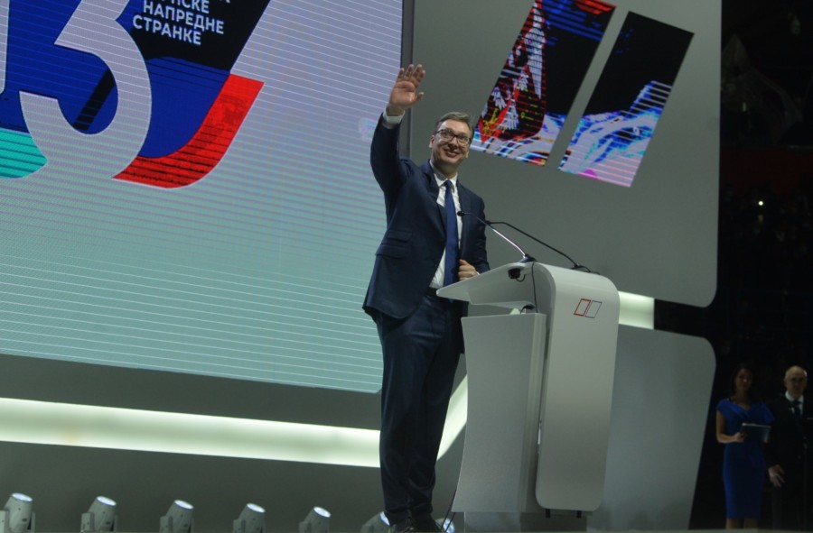 VUČIĆ NAPRAVIO GEST VRIJEDAN POŠTOVANJA! Dok je držao govor, zadivio sve svojim potezom (VIDEO)