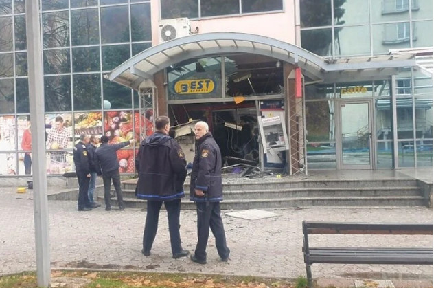 DVA BANKOMATA rano jutros raznesena plinskim BOMBAMA