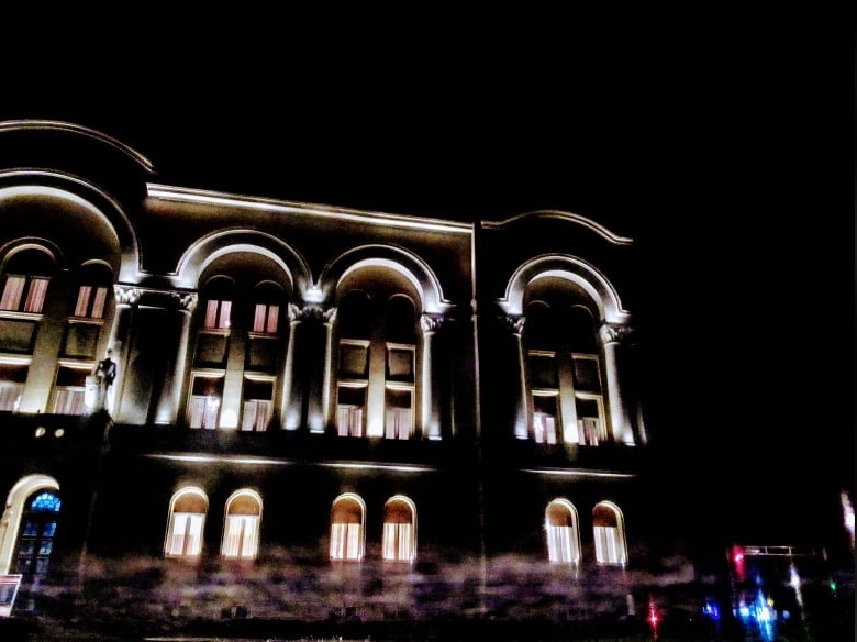 BANSKI DVOR U BANJALUCI u bojama UNICEF-a