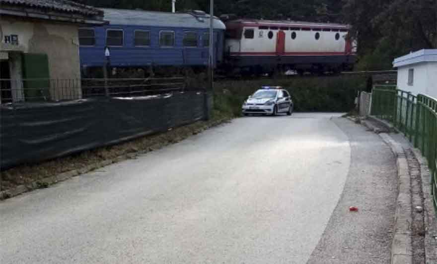 MIGRANTA UDARIO VOZ, preminuo od povreda