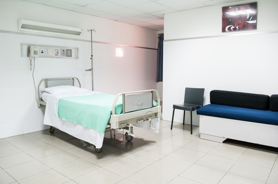 SKANDAL U TUZLI: Medicinska sestra lažirala potvrde o smrti!
