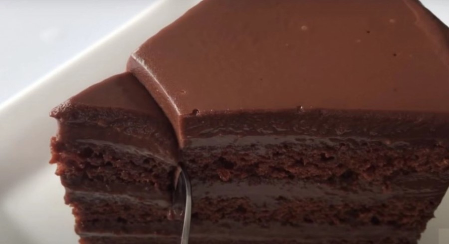 OVO MORATE DA PROBATE: Fantastična čokoladna torta od 2 sastojka, gotova za samo pola sata!