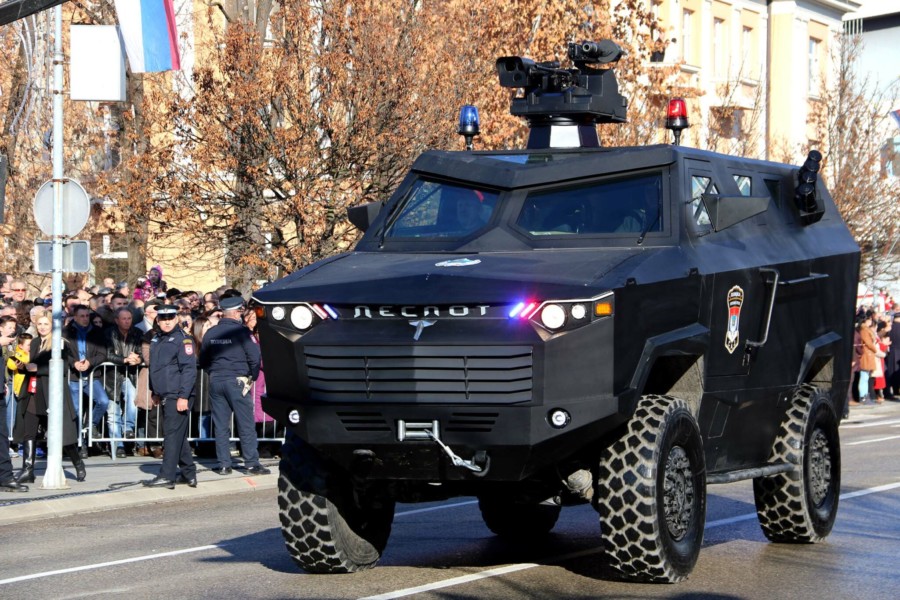 SVIJET SE DIVI SRPSKOM NAPRUŽANJU: “Despot” i "RS devet vampir" na sajmu naoružanja (FOTO)