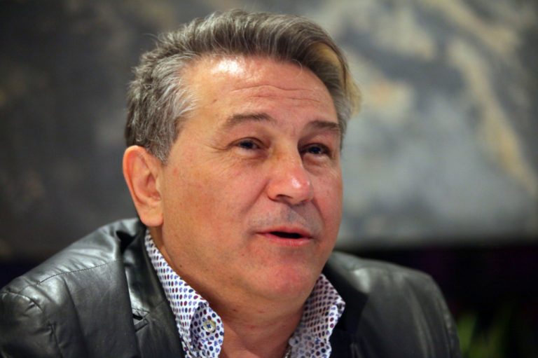 HALID MUSLIMOVIĆ OTKRIO KAKO JE POBIJEDIO KORONU: Jedna biljka ga je spasila od bolnice!