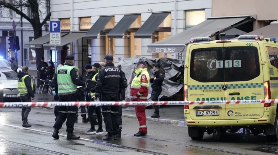 NA ULICAMA OSLA POLUGOLI MUŠKARAC nožem izbo više ljudi, policija hitno reagovala!