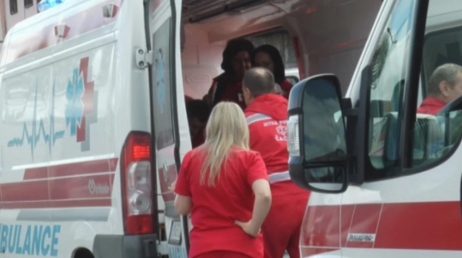 Mladić ispao iz autobusa, otvorila se vrata na koja je bio naslonjen