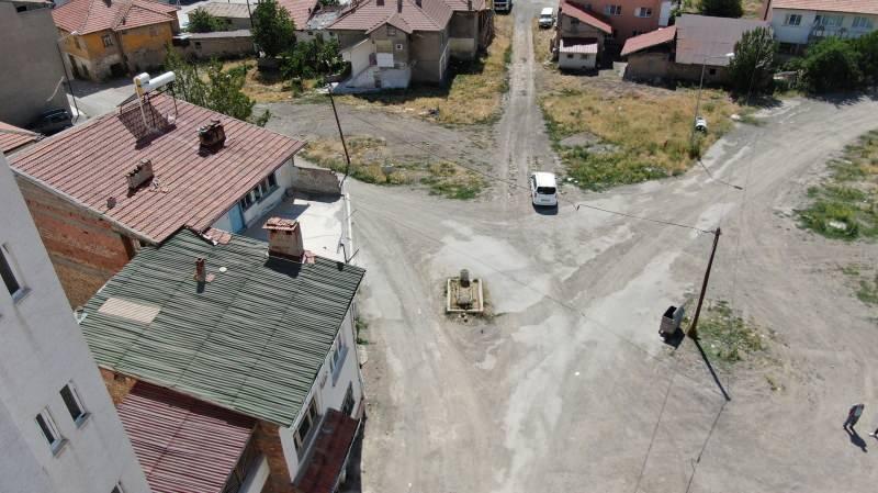 U TURSKOJ POSTOJI GROB koji se nalazi na sredini raskrsnice (FOTO/VIDEO)