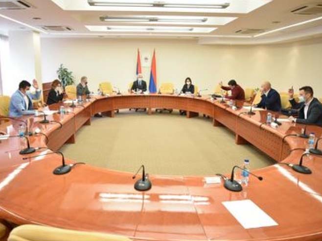 BORBA ZA ĆIRILIČNO PISMO! ODBOR ZA USTAVNA PITANJA: Nema povrede vitalnog nacionalnog interesa