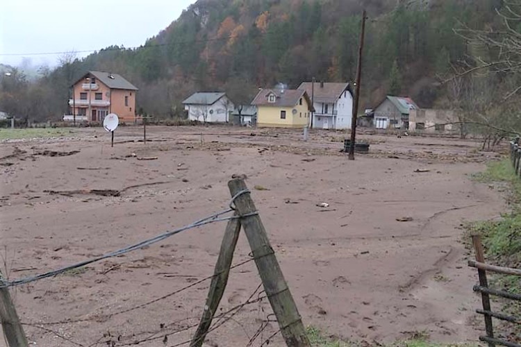 "ŠTETA JE OGROMNA": Nakon obilnih poplava ukinuta VANREDNA SITUACIJA u opštini Trnovo!