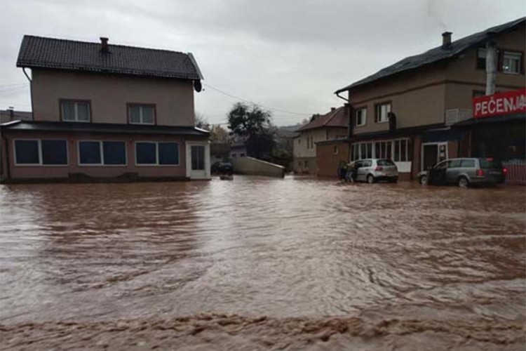 POPLAVE NAPRAVILE OGROMNU ŠTETU NA PALAMA, poznata cifra koja je potrebna za sanaciju!