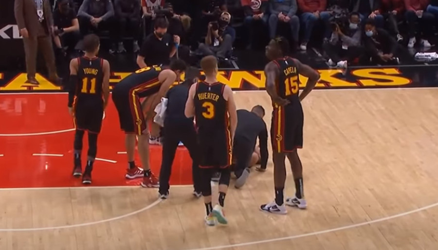 BOGDANOVIĆA U BOLOVIMA IZNOSILI SA TERENA: Obavljen urgentan pregled! (VIDEO)