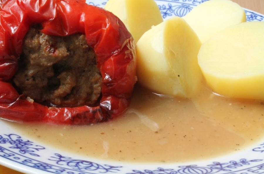 UKUSAN RUČAK ZA CIJELU PORODICU Posne punjene paprike sa krompirom