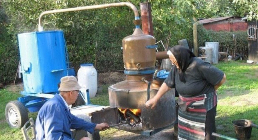 DA LI ĆEMO I DALJE MOĆI PEĆI RAKIJU? Sprema se novi zakon! Evo šta nam donosi