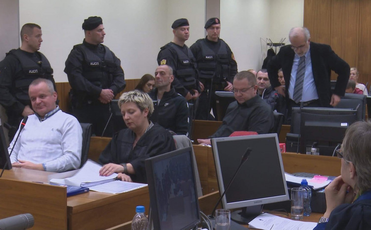 SJEDNICA NIJE NI ZAKAZANA Slučaj "Krunić" još nije ni u planu Vrhovnog suda