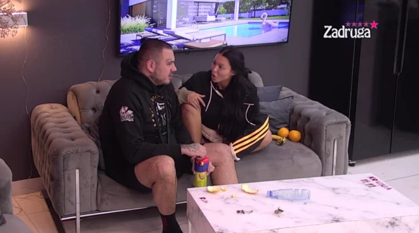 CAR DOVEO MAJU do ludila zbog branjenja Dalile: Marinkovićeva napravila haos i gađala ga voćem(VIDEO)