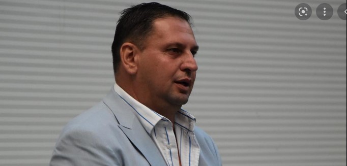 OGLASIO SE I TAKI MARINKOVIĆ NAKON RASKIDA MAJE I PECE Otkrio detalje raskida ljubavnog para i šta njegova kćerka neće da trpi