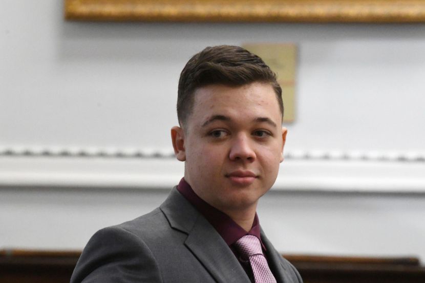 OSLOBOĐEN TINEJDŽER koji je iz kalašnjikova ubio dvoje na protestima u SAD!
