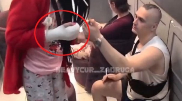 TARA SIMOVIĆ DOŽIVJELA NERVNI SLOM: Izveli je iz zadruge nakon čega se vratila u gipsu