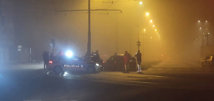 UDES KOD AMERIČKE AMBASADE U SARAJEVU! Vozila završila NA TRAMVAJSKIM ŠINAMA
