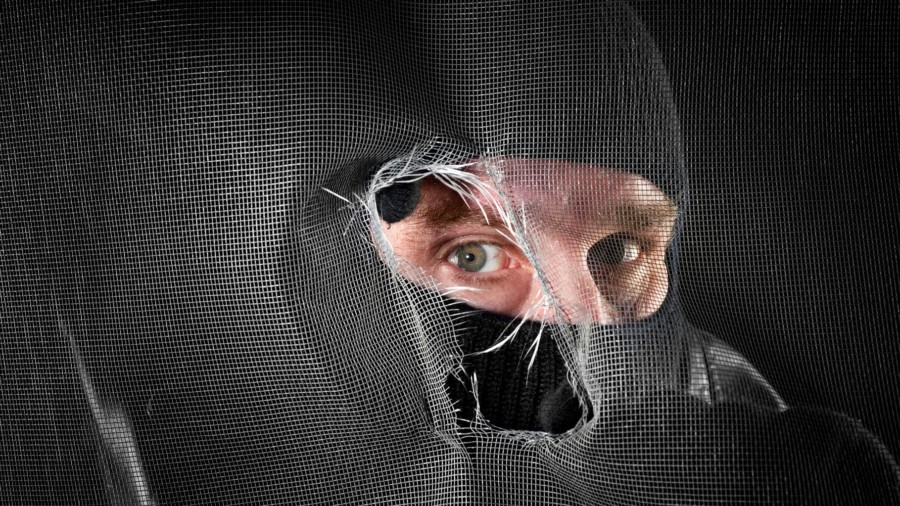 RODITELJI U PANICI: Muškarac danima uhodi djecu oko škole!