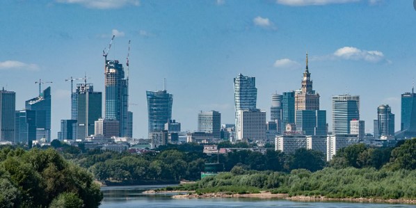 VLASTI U VARŠAVI glume žrtvu evropske politike