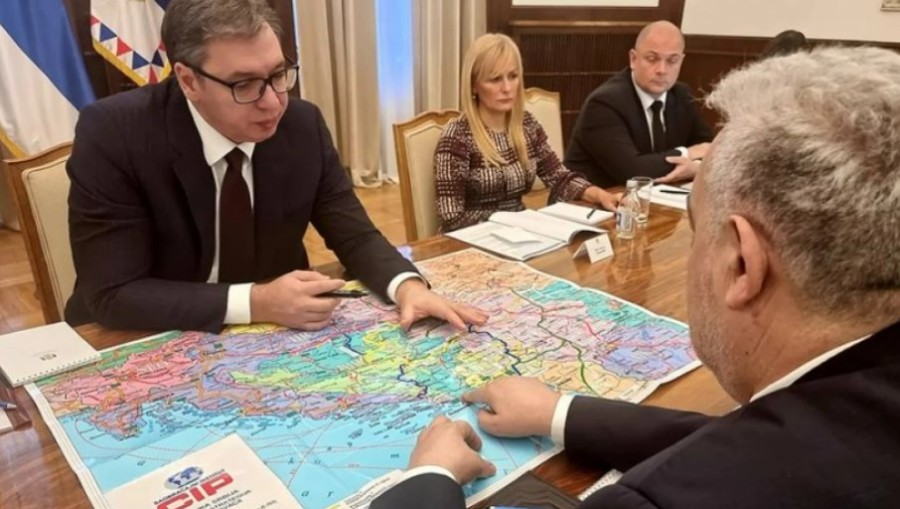 VUČIĆ I KRIVOKAPIĆ PRAVE PLAN Pred njima mapa Balkana i samo jedan cilj