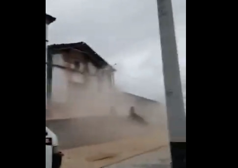 STIŽU STRAVIČNI SNIMCI RAZORNOG zemljotresa iz Perua: Panika na ulicama, zemlja guta sve pred sobom! (VIDEO)