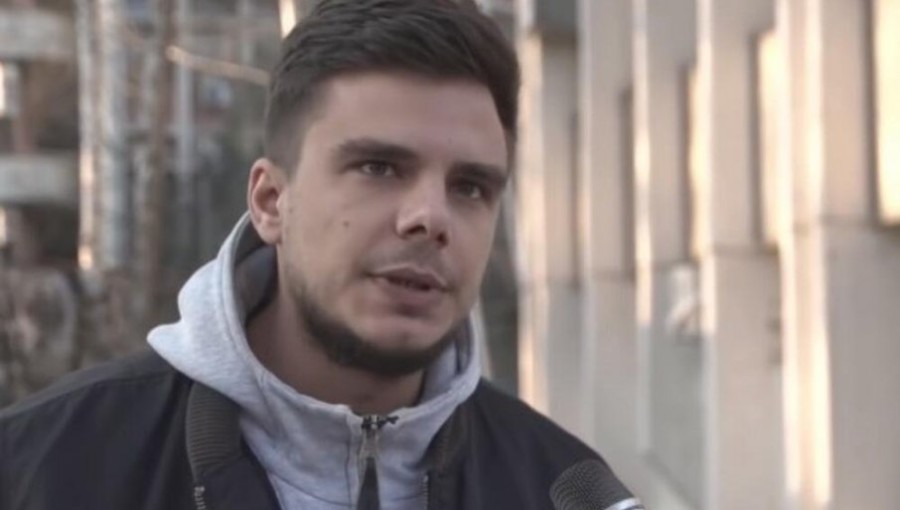 "SVE VAS VOLIM I SRBE I MANJINE I JAKO SE DOBRO OSJEĆAM", VIKAO JE jutjuber dok ga je hitna odvodila! Komšija: OVO NIJE PRVI PUT