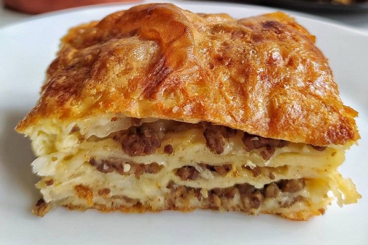 PREPORUKA ZA RUČAK Zalivena pita s mesom