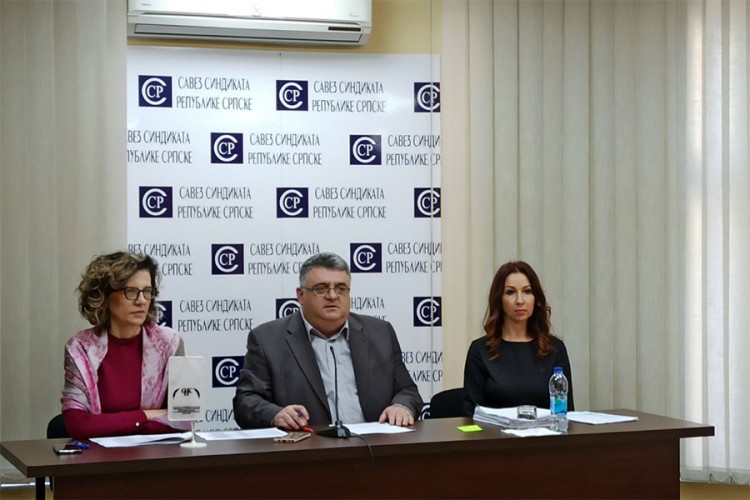ODRŽANA SJEDNICA SINDIKATA: Evo za koliko će se povećati plata PROSVJETNIM RADNICIMA u Srpskoj!