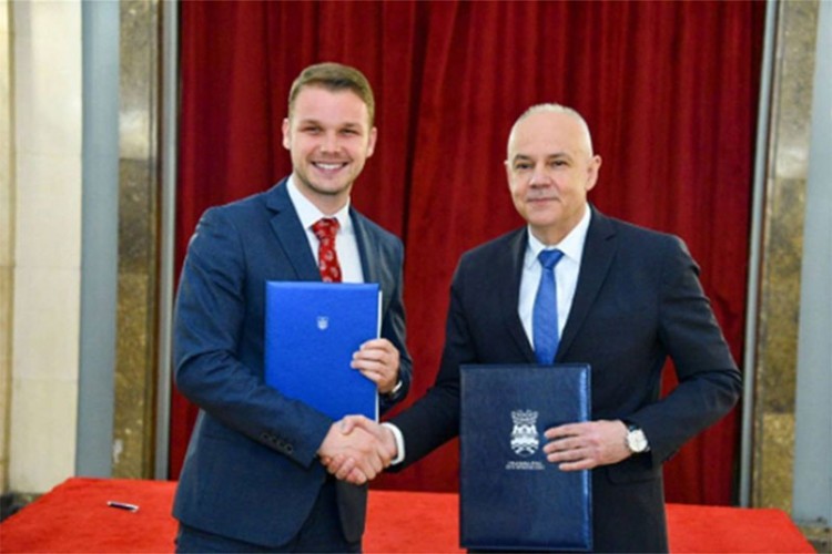 TRI MILIONA EVRA ZA TRI VELIKA PROJEKTA Beograd uručio Banjaluci VRIJEDNU donaciju!