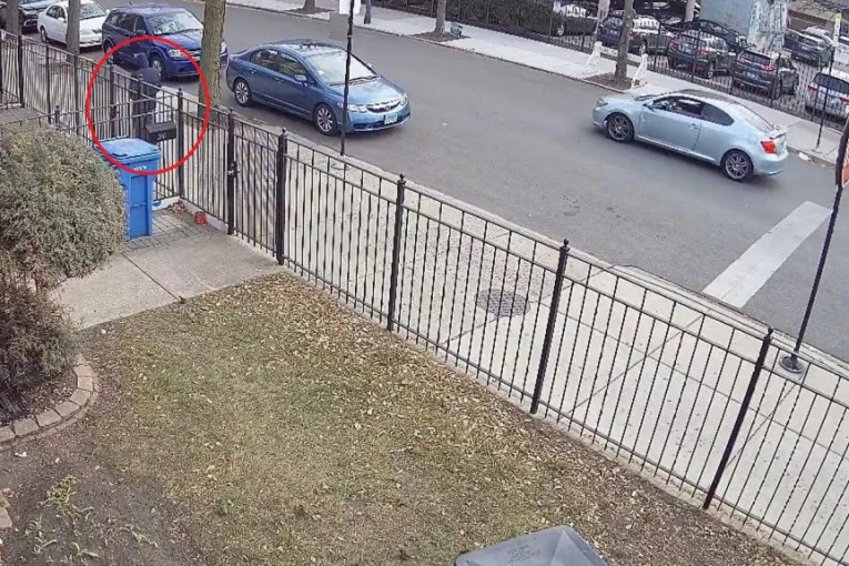 UZNEMIRUJUĆE! Mladić u po bijela dana ispalio šaržer u prolaznika, čitav grad zgrožen LIKVIDACIJOM čiji je motiv MISTERIJA! (VIDEO)