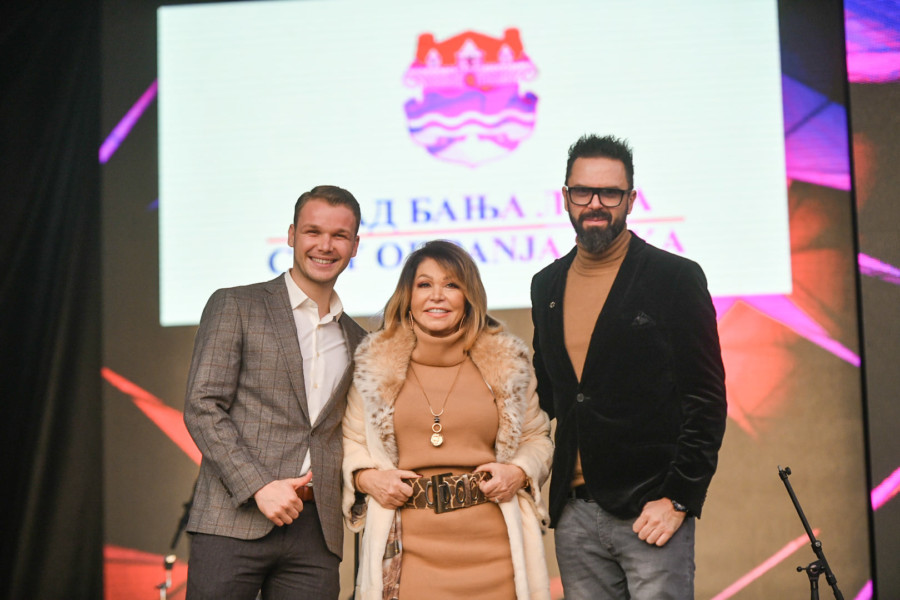 VIDIMO SE VEČERAS NA TRGU KRAJINE! Neda Ukraden i Petar Grašo stigli u Banjaluku