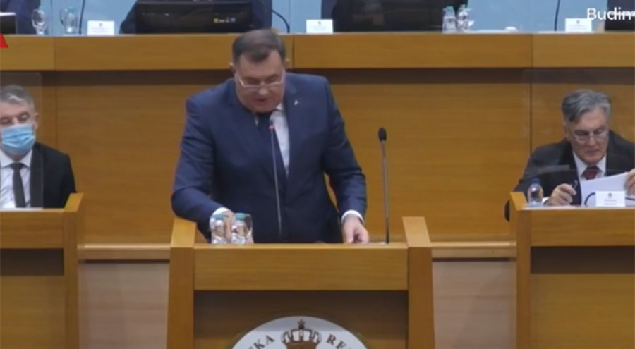 OBRAĆANJE NA POSEBNOJ SJEDNICI Dodik: Želim ono što je najbolje za Republiku Srpsku