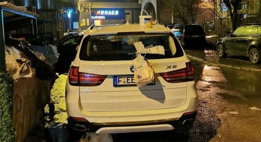 NEPROPISNO PARKIRAO, PROPISNO SE OSVETILI Stao pored kontejnera, komšiluk UZVRATIO!