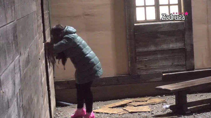 MILJANA ČEKIĆEM RAZVALJIVALA KAPIJU, pokušala da pobjegne iz "Zadruge"! (VIDEO)