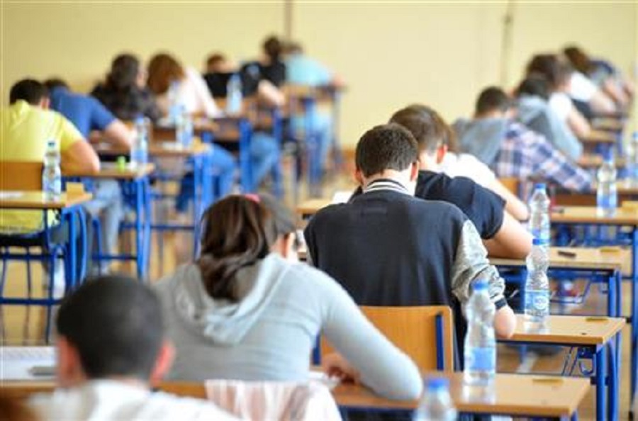 U SRBIJI PREDLAŽU UKIDANJE ocjena na polugodištu, imaju i objašnjenje!