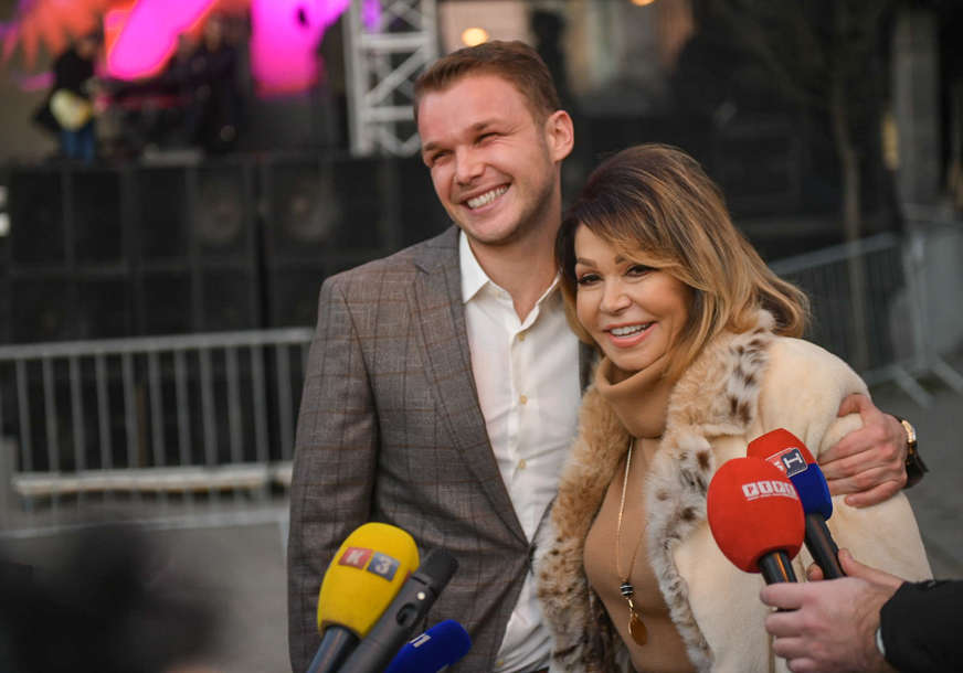 NEDA UKRADEN ZAPJEVALA STANIVUKOVIĆU "Bijela košulja, dobro ti je stajala kao nikom nikad"
