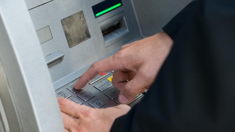 AKO JE VAŠ NA SPISKU, PROMIJENITE GA Ovo su najčešći PIN-ovi bankovnih kartica