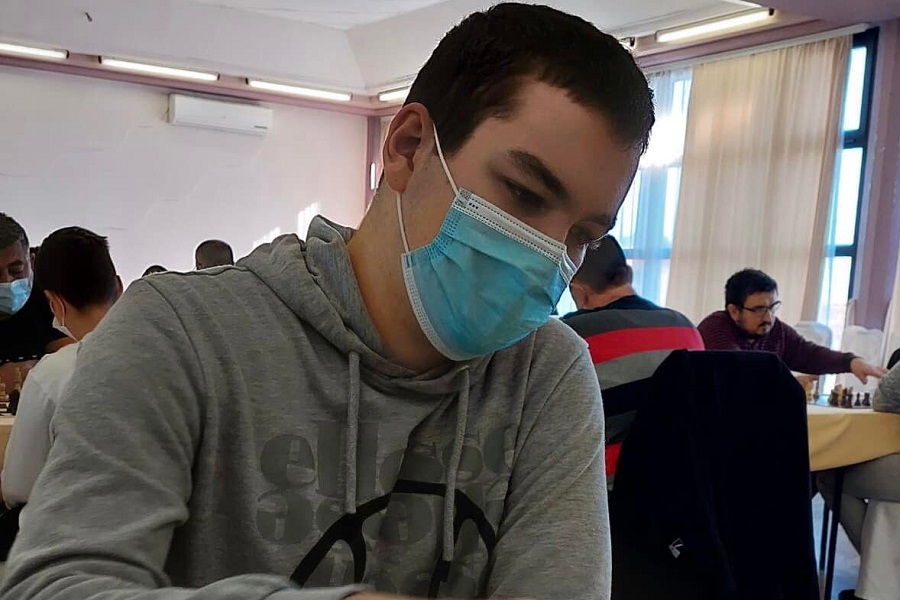 MAKSIMOVIĆ NE PRESTAJE da dominira! Mladi šahista opet blistao!