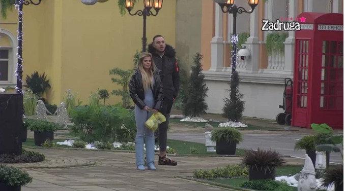 KAKVO LUDILO! CAR SA MARIJANOM NAPUSTIO "BELU KUĆU" Plaši se susreta sa Majom (VIDEO)