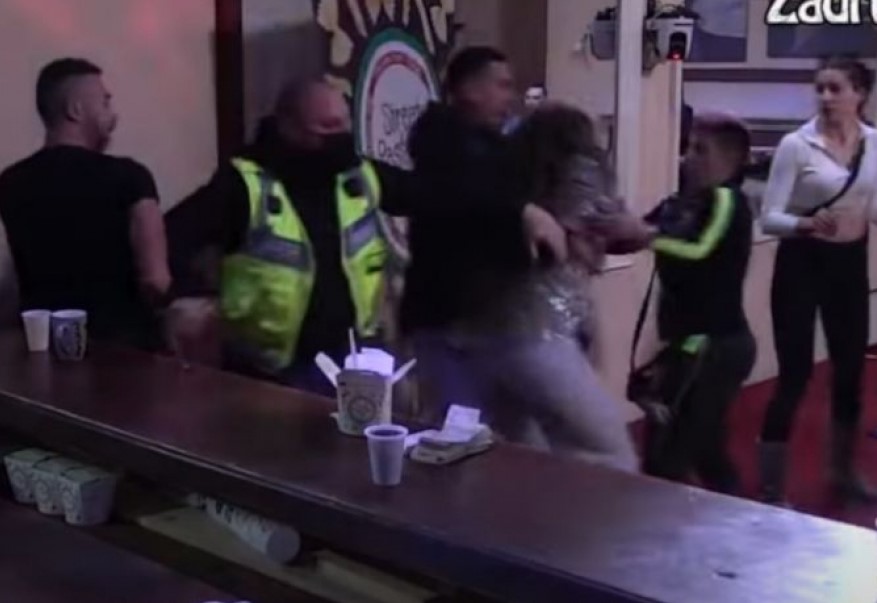 DALILA SKOČILA DA ODBRANI bivšeg supruga i krenula da bije cimera rukama i nogama, neviđeni haos u rijalitiju! (VIDEO)
