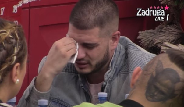 DRAGOJEVIĆ KROZ SUZE KOMENTARISAO ČESTITIKU, pa jednom rečenicom obradovao bivšu ženu!