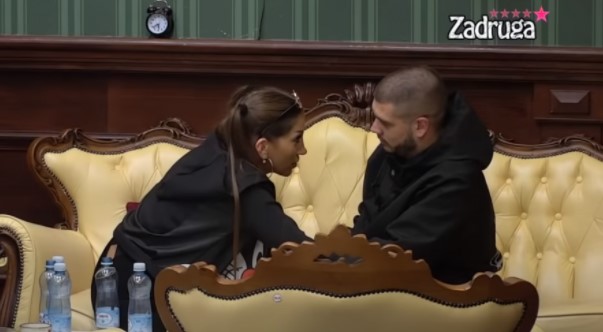 BIVŠI SUPRUŽNICI pali jedno drugom u zagrljaj! Dejan se pravdao Dalili da ne kalkuliše, pa završio u suzama!