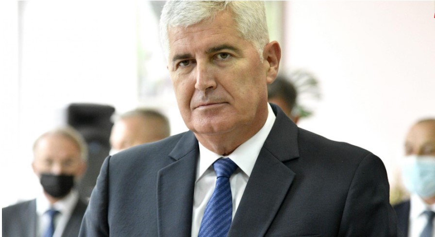 ČOVIĆ SE OGLASIO NAKON ŠTO JE PODRŽAO ideju o negiranju genocida: "Izvinjavam se"