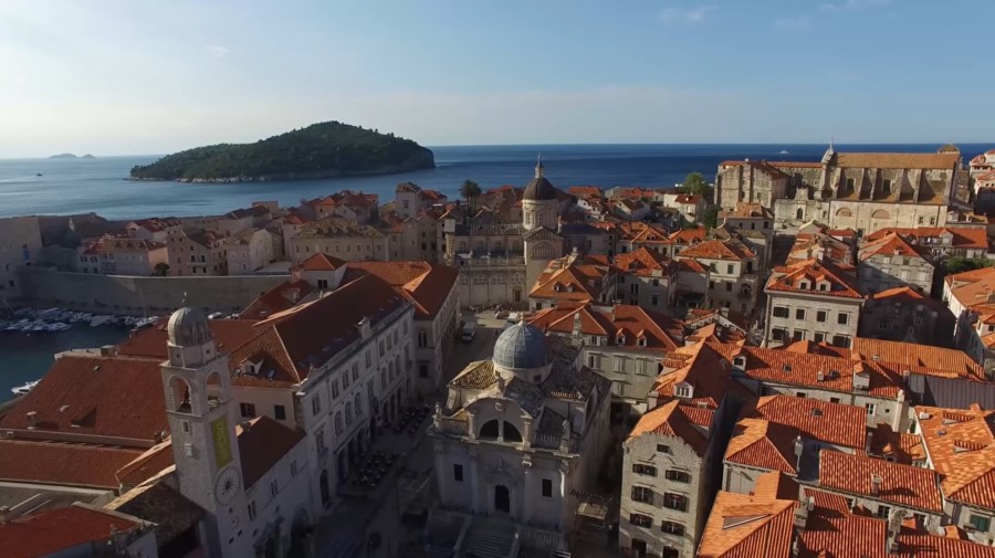 PREKRILI KRALJA PETRA Kulturni spomenik u Dubrovniku zamijenio - pano! (FOTO)