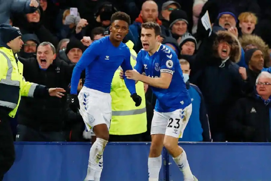 ARSENAL TONE ravno prema dnu! Everton dominirao i uz poništene golove! (VIDEO)