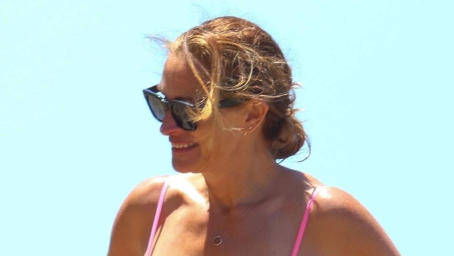DŽULIA ROBERTS U KUPAĆEM KOSTIMU zbog kojeg usred ZIME sanjamo LJETO (FOTO)