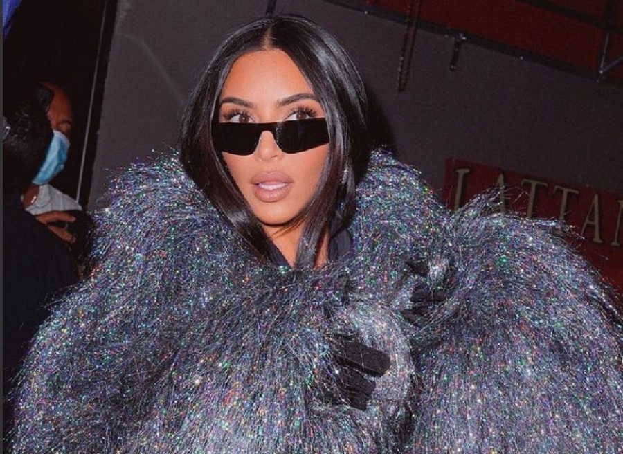 KIM KARDAŠIAN RASPAMETILA SVE NA ZABAVI sa svojom haljinom koja malo ostavlja mašti na volju! (FOTO)