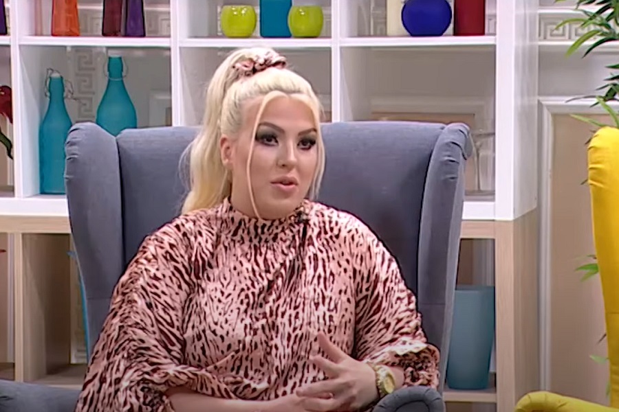 POSTALA MAJKA, ali shvata žrtvu koja se podnosi za estradni posao!